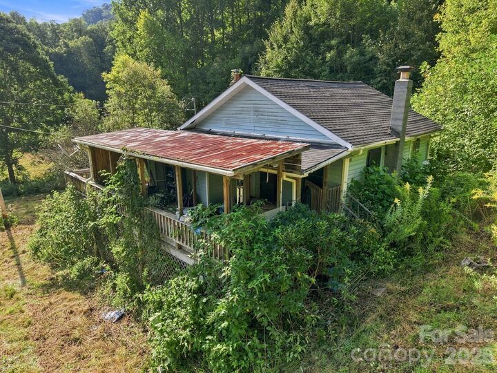 Property Photo: 1487 Poplar Gap Road NC 28754
