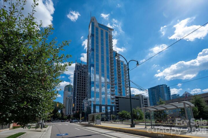 Property Photo: 333 W Trade Street 2005 NC 28202