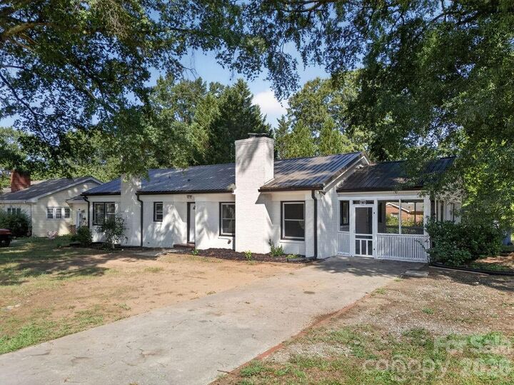 Property Photo:  425 Roberts Street  NC 28144 