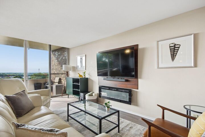 Property Photo: 1000 Urlin Avenue OH 43212