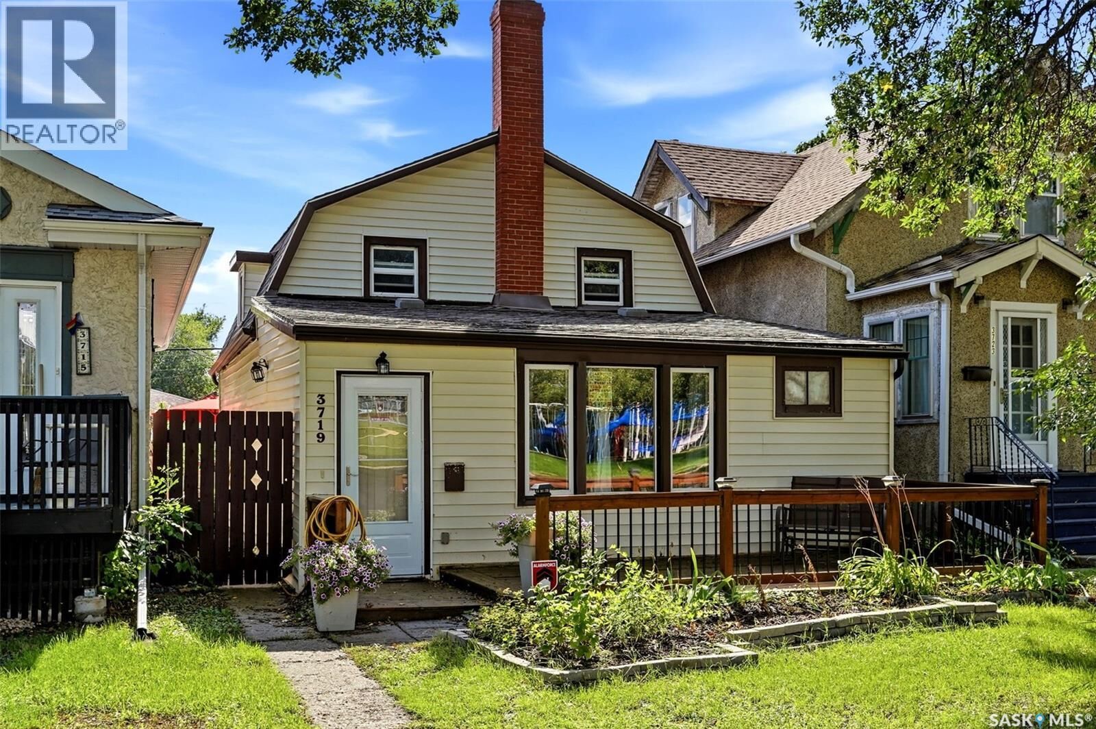 Property Photo:  3719 Victoria Avenue  SK S4T 1M5 