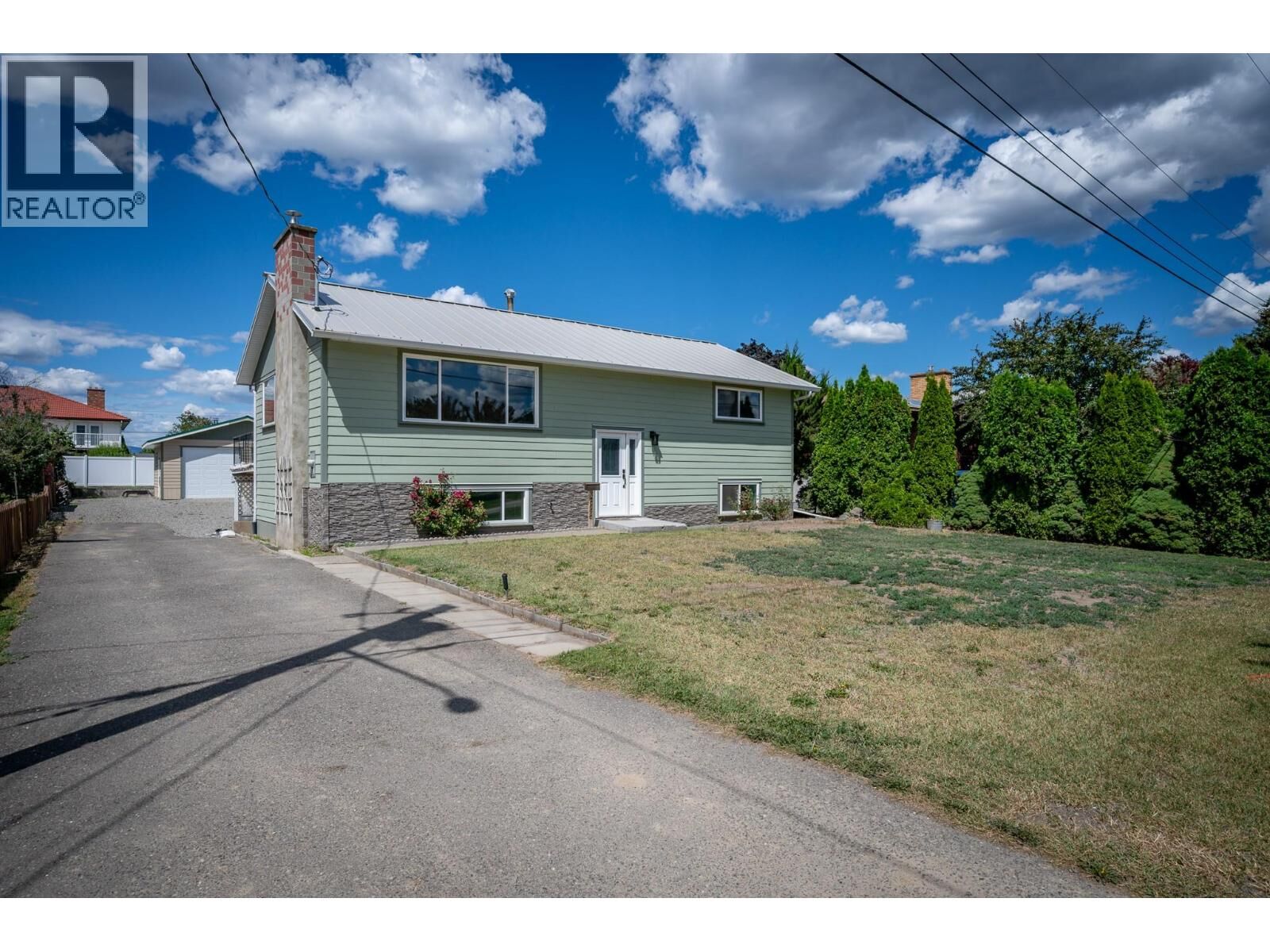 Photo de la propriété: 828 McBride Street BC V2B 5S3