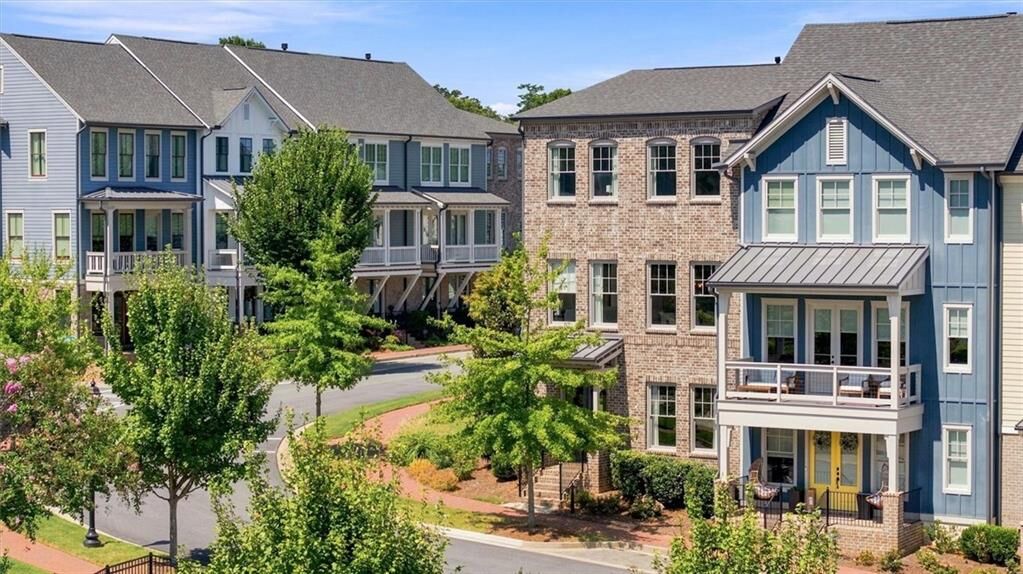 Property Photo:  560 Maplewood Drive  GA 30075 