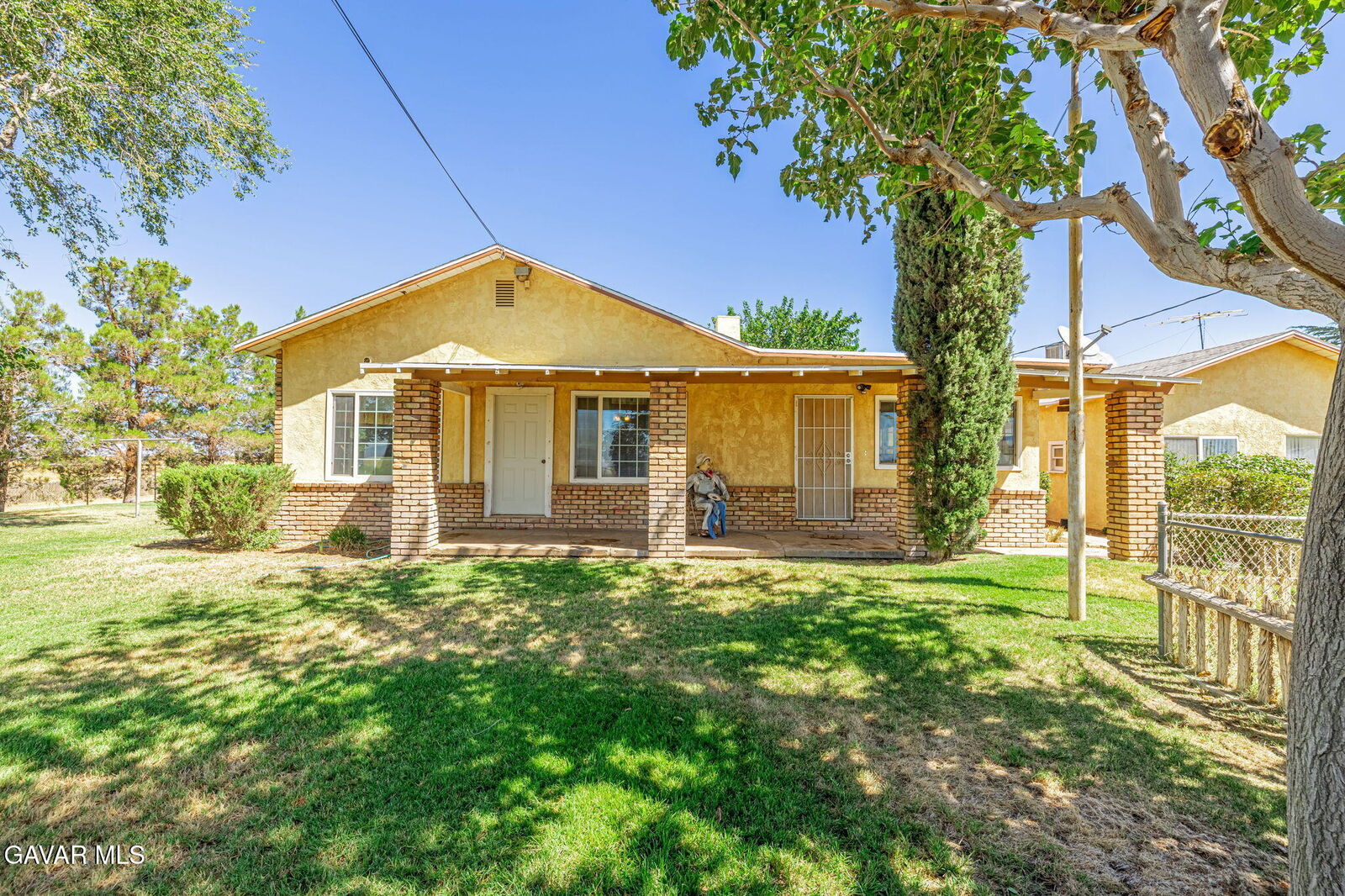 Property Photo: 7847 E Avenue I CA 93535