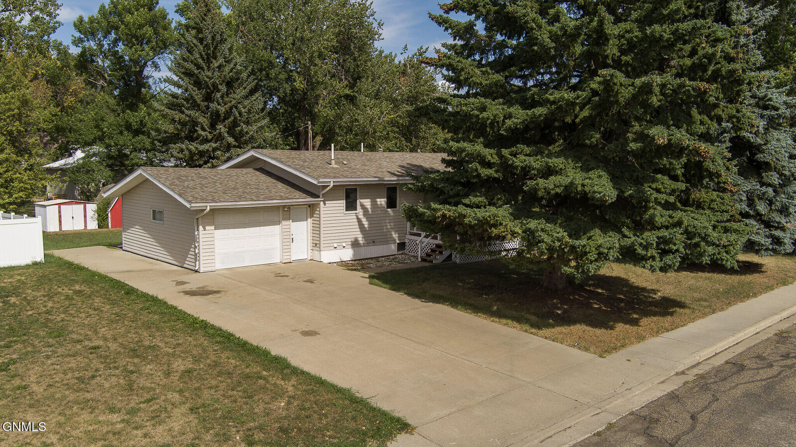 Property Photo:  222 Main Street E  ND 58530 