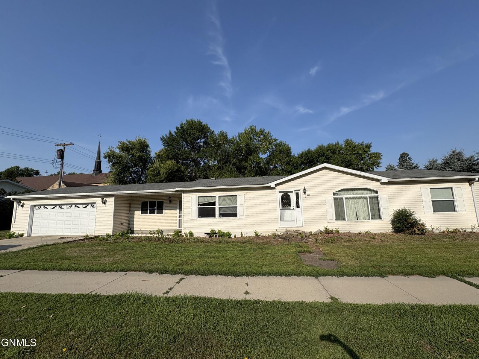 Property Photo:  213 5th Avenue N  ND 58436 