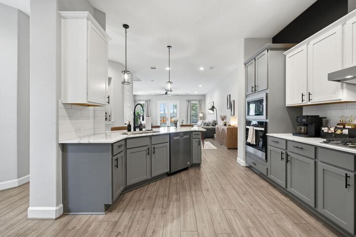 Property Photo:  1109 Robbie Street  TX 77009 