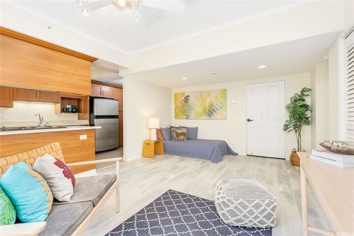 Property Photo:  21 Craigside Place 7C  HI 96817 