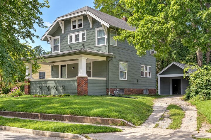 Property Photo: 919 Ridgewood Avenue IA 50010