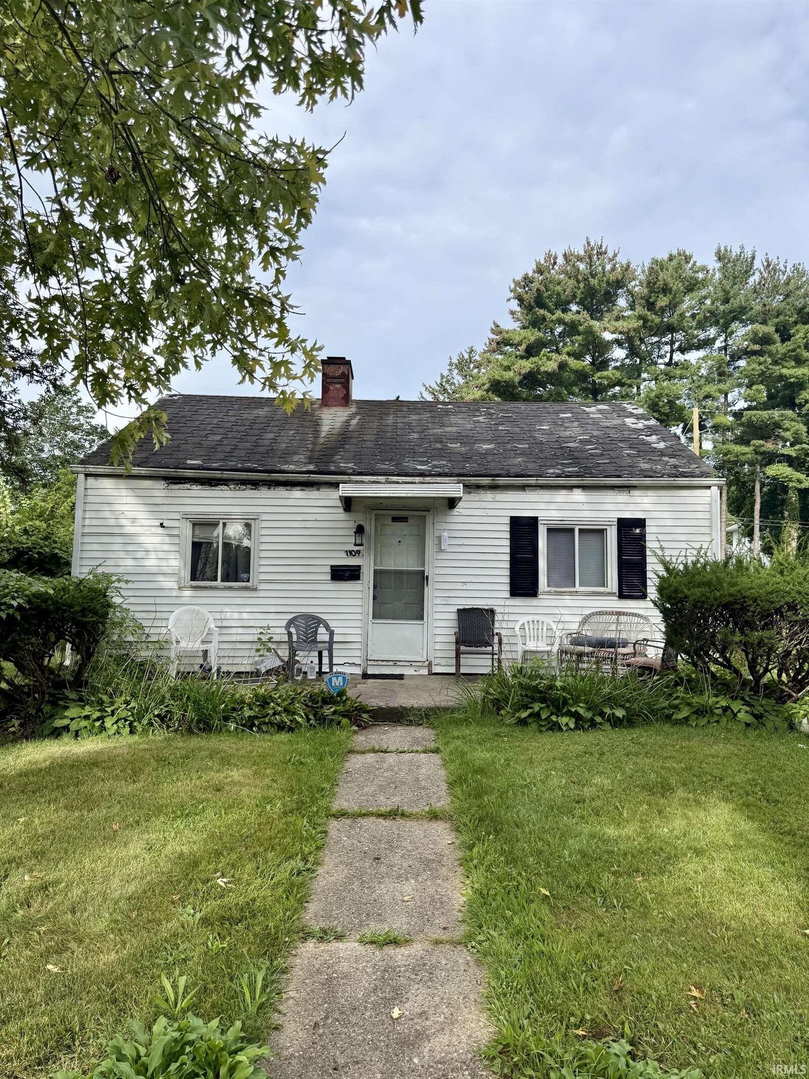 Property Photo:  1109 Fremont Street  IN 46628-1918 