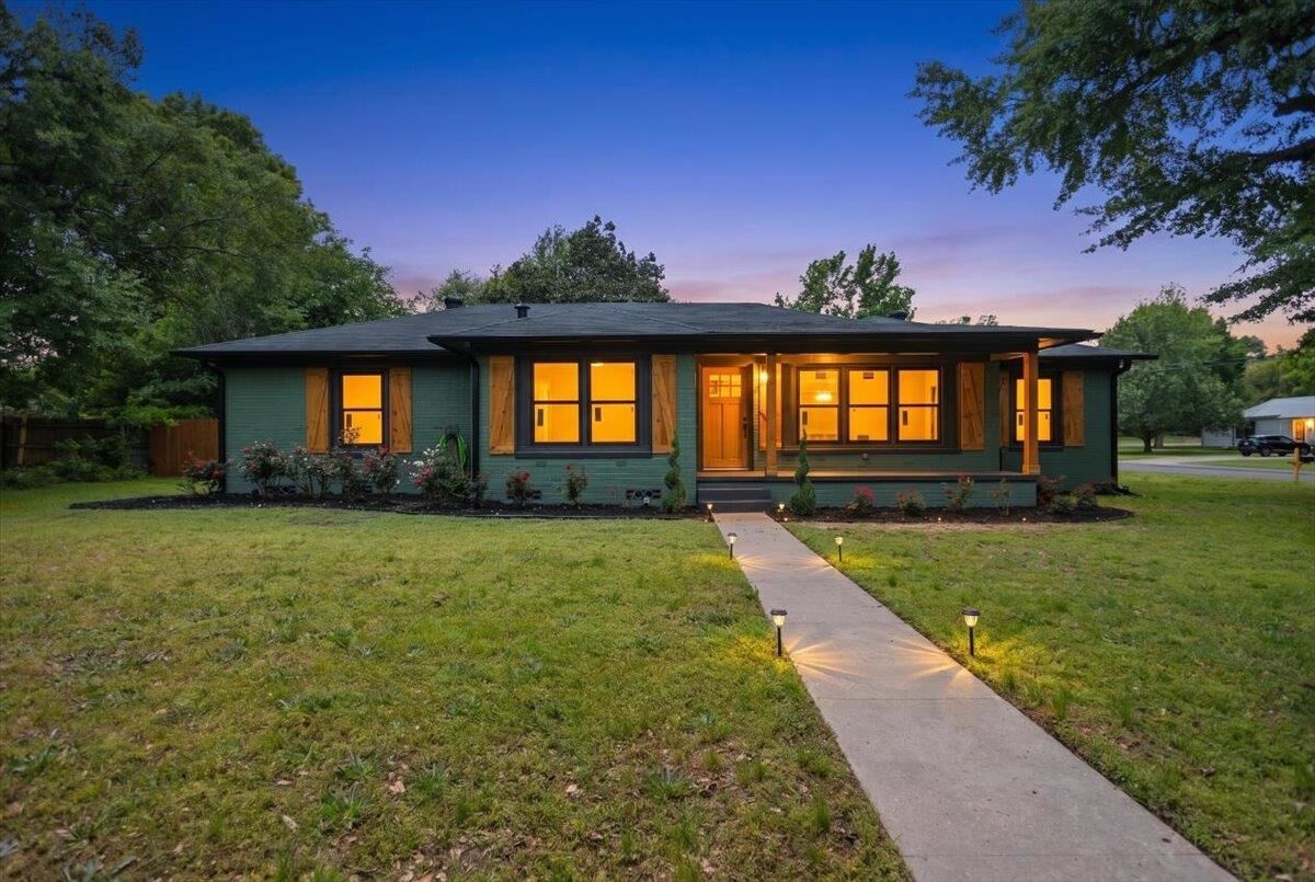Property Photo: 604 Layton TX 75662