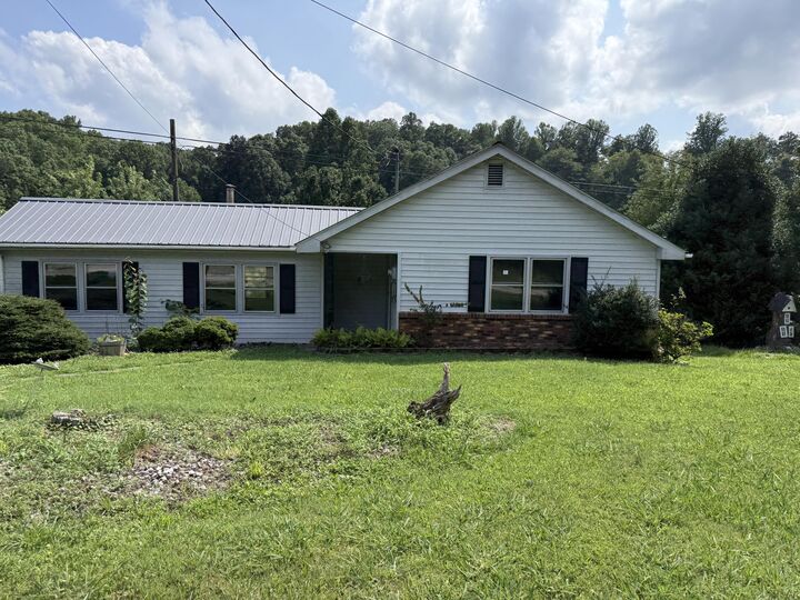 Property Photo: 2526 S Hwy 421 KY 40447