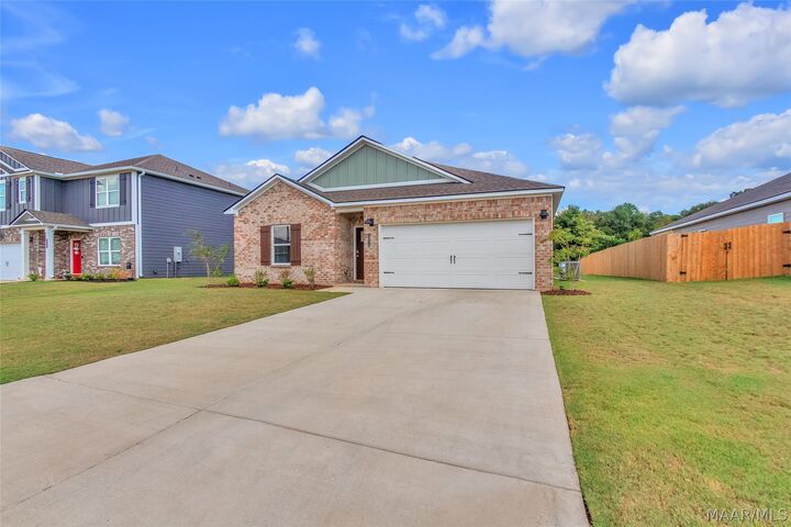 Property Photo:  1014 Kelly Way  AL 36066 