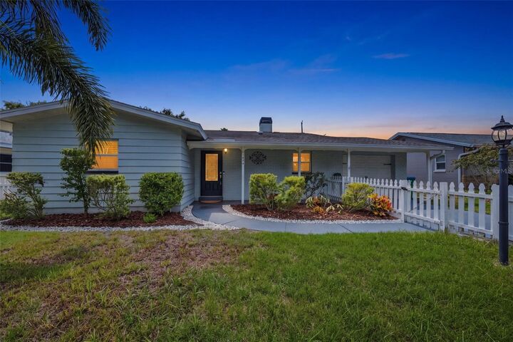 Property Photo:  11084 102nd Terrace  FL 33778 