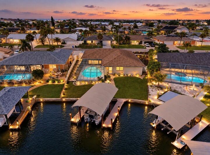 Property Photo: 6315 Wisteria Lane FL 33572