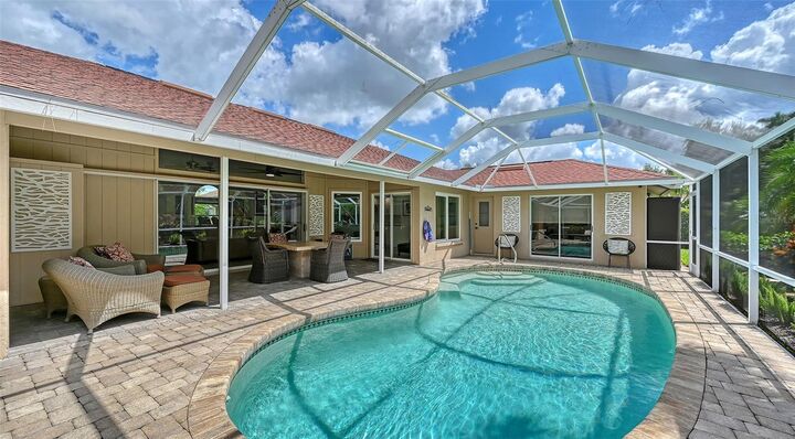 Property Photo: 5220 Sunnydale Circle S FL 34233