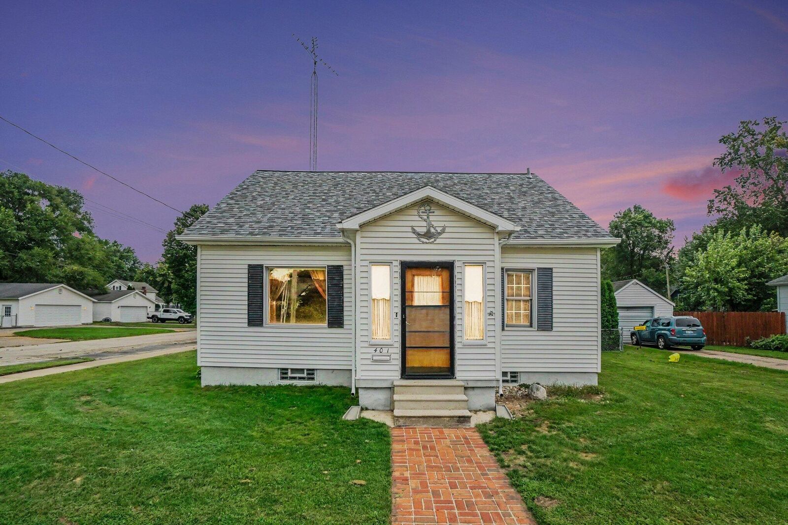 Property Photo: 401 S Center Street MI 49057