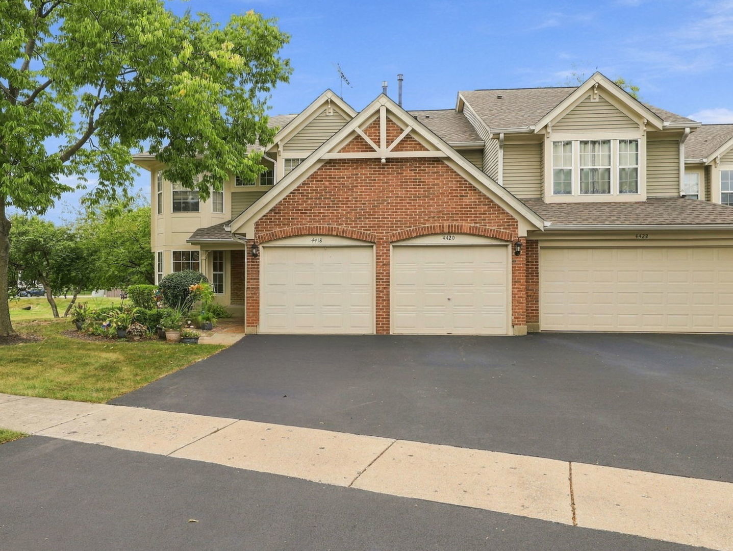 Property Photo:  4420 Edinburg Lane  IL 60133 