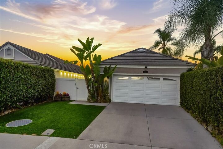Property Photo:  19 Indian Hill  CA 92653 