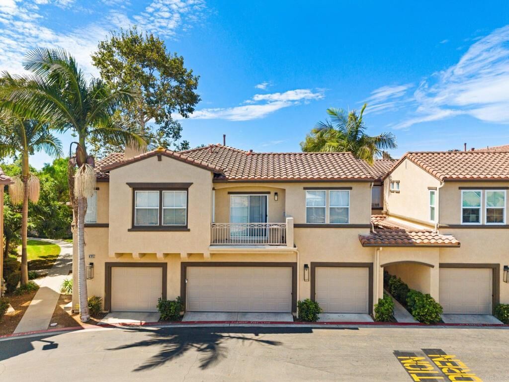 Property Photo:  625 Sumner Way 4  CA 92058 