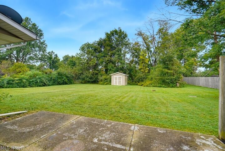 Property Photo:  10121 N Delmonte Boulevard  OH 44241 