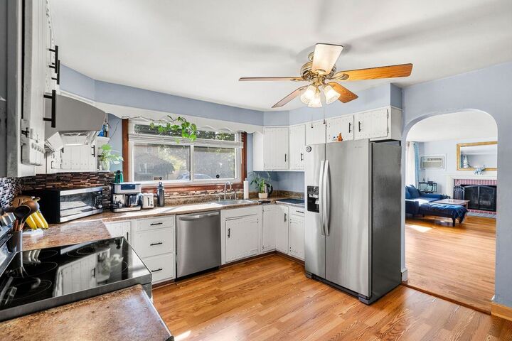 Property Photo:  70 Newgate Circle  NH 03102 
