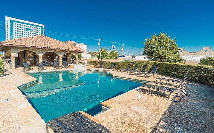 Property Photo: 5757 E University Boulevard 27Y TX 75206