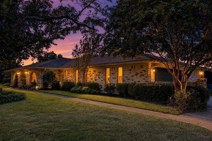 Property Photo: 1625 Lakeshore Drive TX 75482