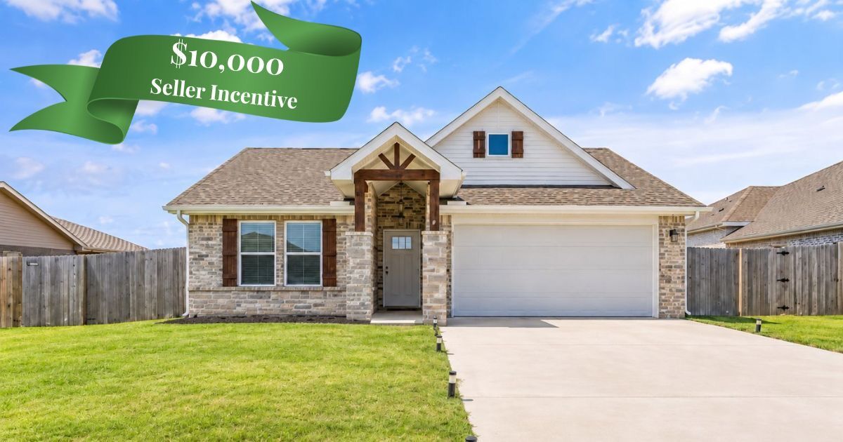 Property Photo:  637 Lewis Street  AR 72751 