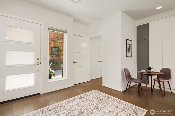 Property Photo: 3300 NE 65th Street 204 WA 98115