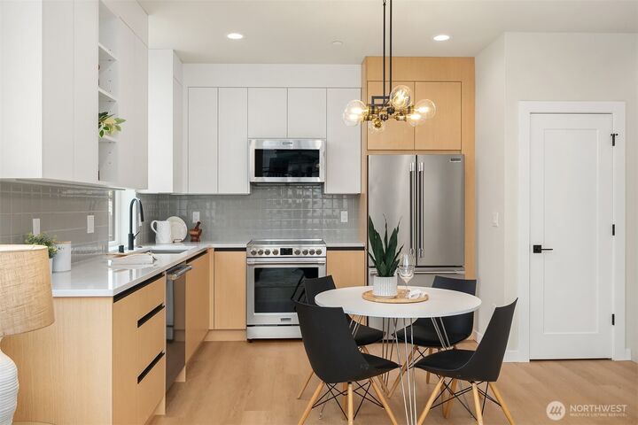 Property Photo: 807 N 39th Street WA 98103