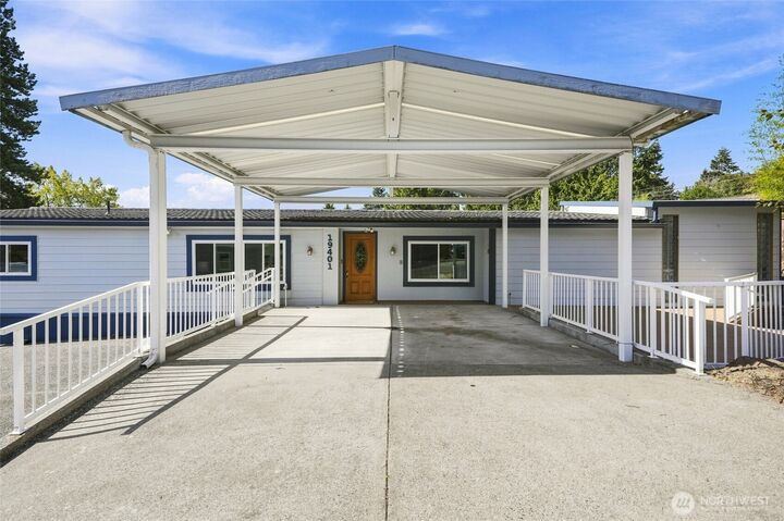 Property Photo:  19401  127th Avenue NE  WA 98011 
