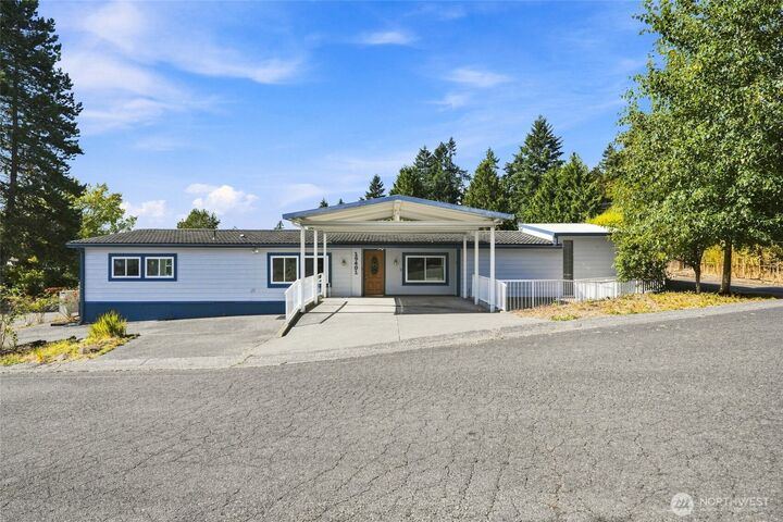 Property Photo: 19401 127th Avenue NE WA 98011