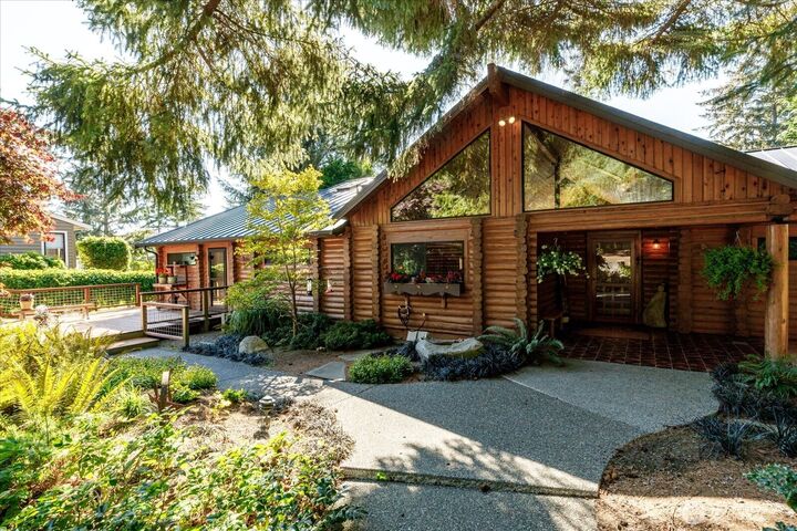 Property Photo: 1660 Seacrest Lane WA 98239