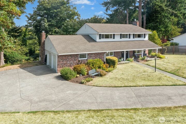 Property Photo: 12406 SE 47th Street WA 98006
