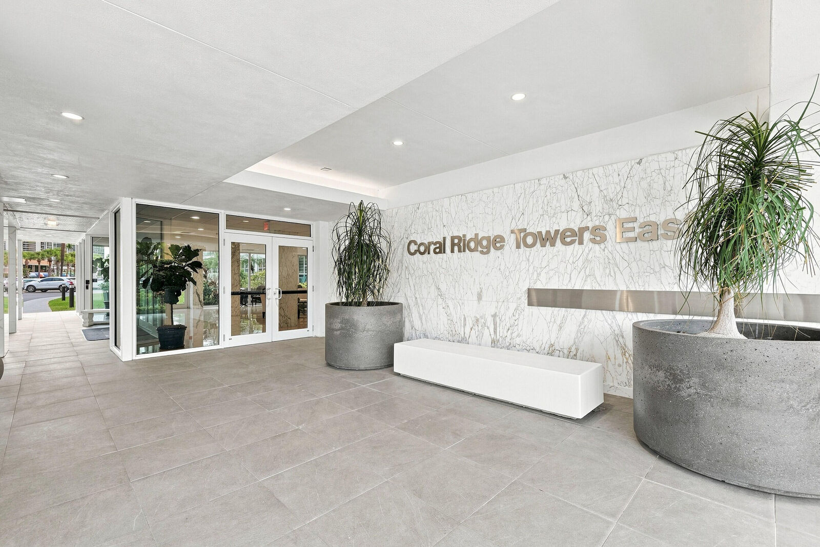 Property Photo: 3300 NE 36th Street 1121 FL 33308