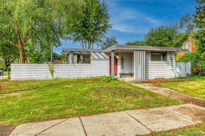 Property Photo:  18258 Outer Drive  MI 48128 