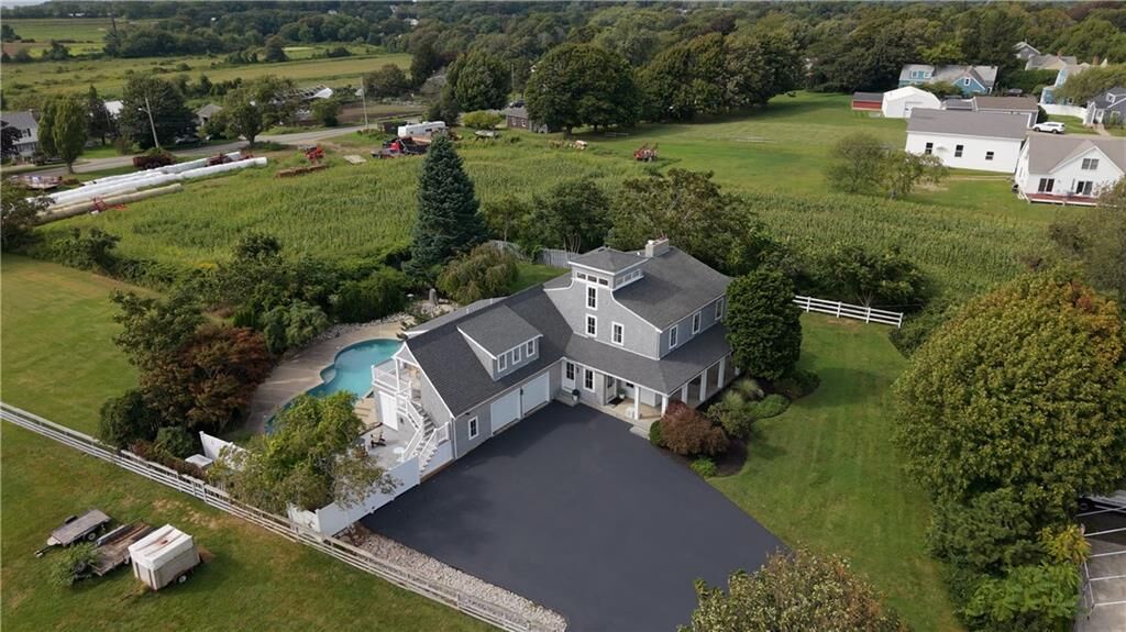 Property Photo:  2040 East Main Road  RI 02871 