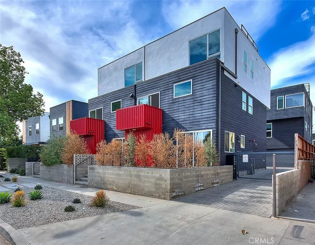 Property Photo: 2925 S Cloverdale Avenue CA 90016