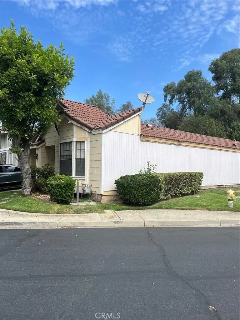 Property Photo: 1547 Club CA 91768