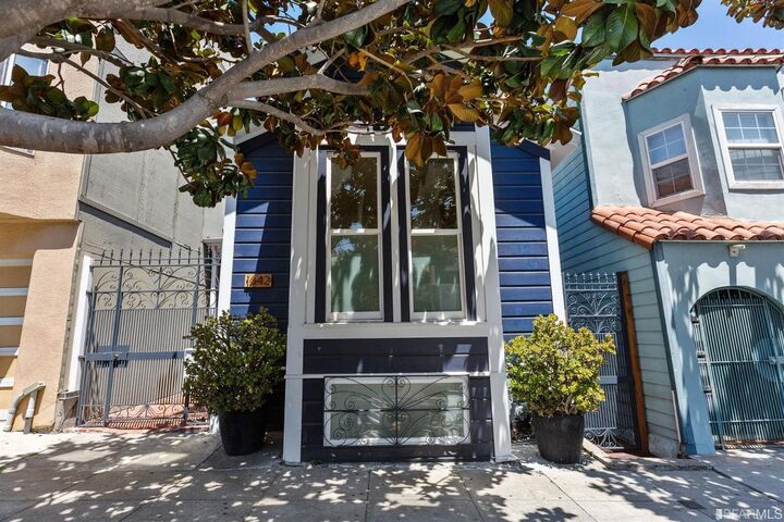 Property Photo:  1642 Palou Avenue  CA 94124 