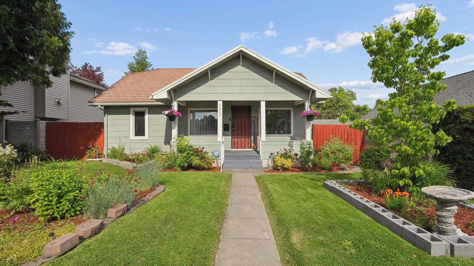 Property Photo: 3808 N Washington St WA 99208