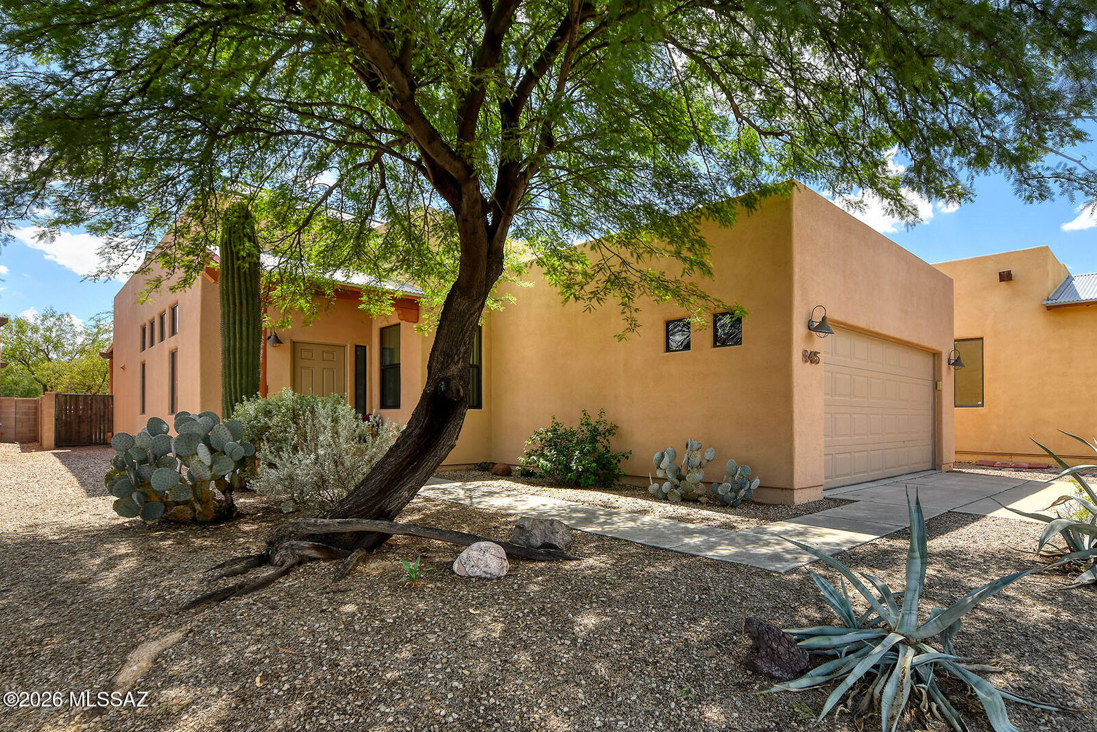 Property Photo:  845 W Placita Estrella Azul  AZ 85713 