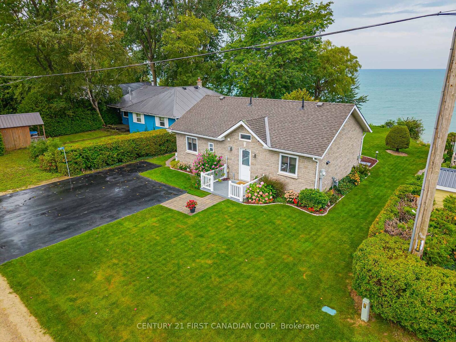 Property Photo:  71871 Sunview Avenue  ON N0M 1N0 