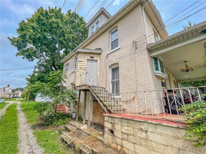 Property Photo: 309 Phillips St PA 16101