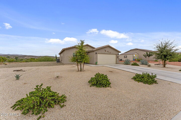 Property Photo:  615 Ringtail Road  AZ 85390 