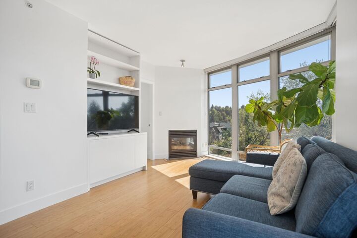 Property Photo:  2965 Fir Street 902  BC V6J 5M9 
