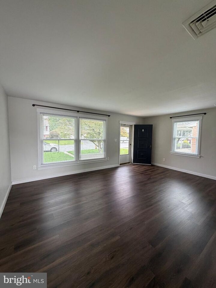 Property Photo: 1648 E Caracas Avenue PA 17033