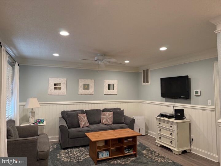Property Photo:  207 144th Street 102  MD 21842 