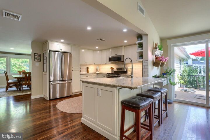 Property Photo:  818 Meadow  PA 17011 
